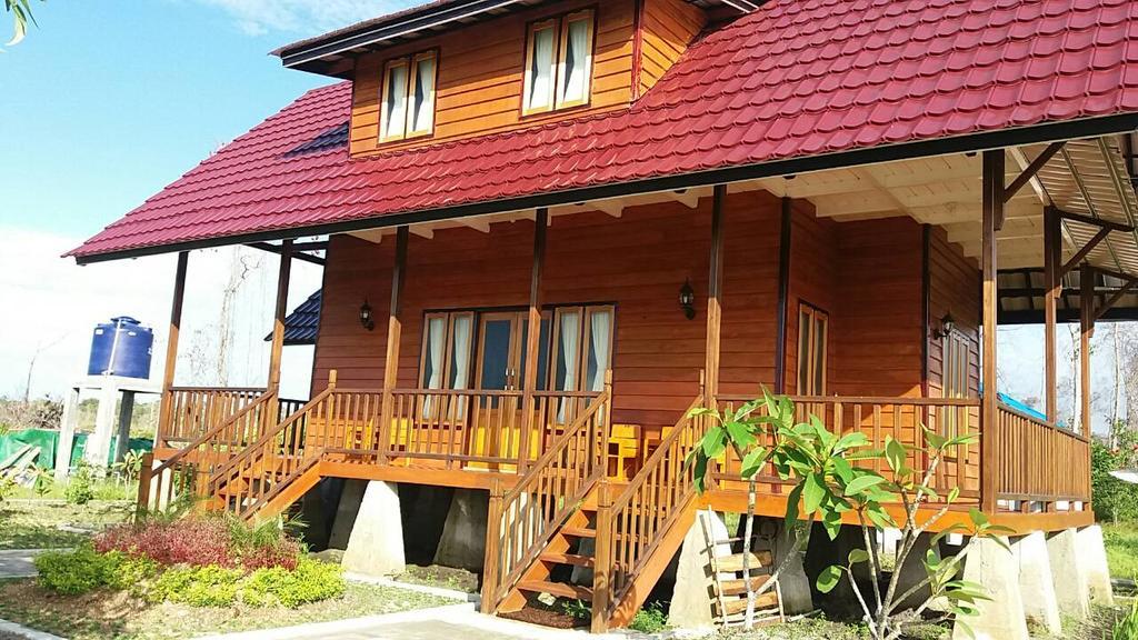 Pelangi Lake Resort Tanjung Pandan Eksteriør billede